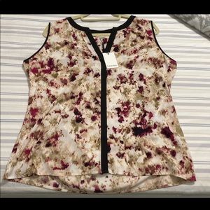 Printed Sleeveless V-Neck Blouse